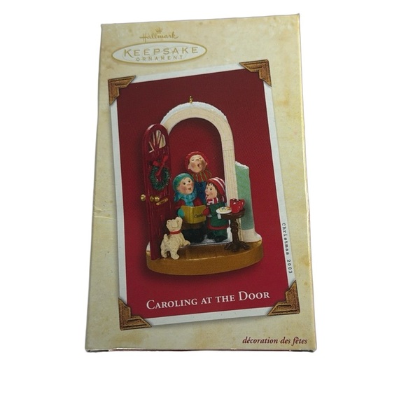 Hallmark Keepsake Ornament - Caroling at‎ The Door (2003) - Picture 9 of 10